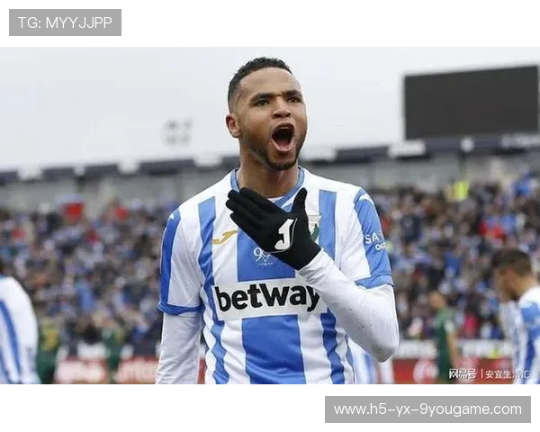 塞维利亚—恩内斯里门前抢点头槌得手